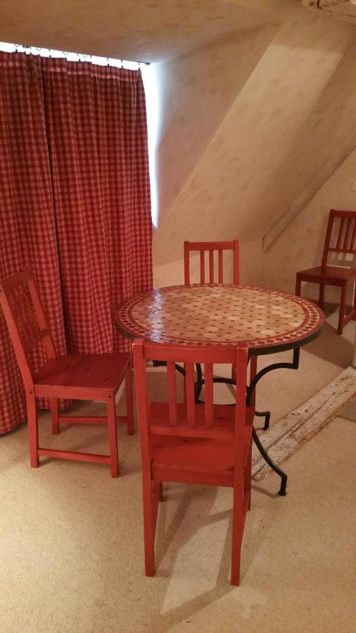 أوبيرني Chambres Touristiques La Cour Des Hotes المظهر الخارجي الصورة